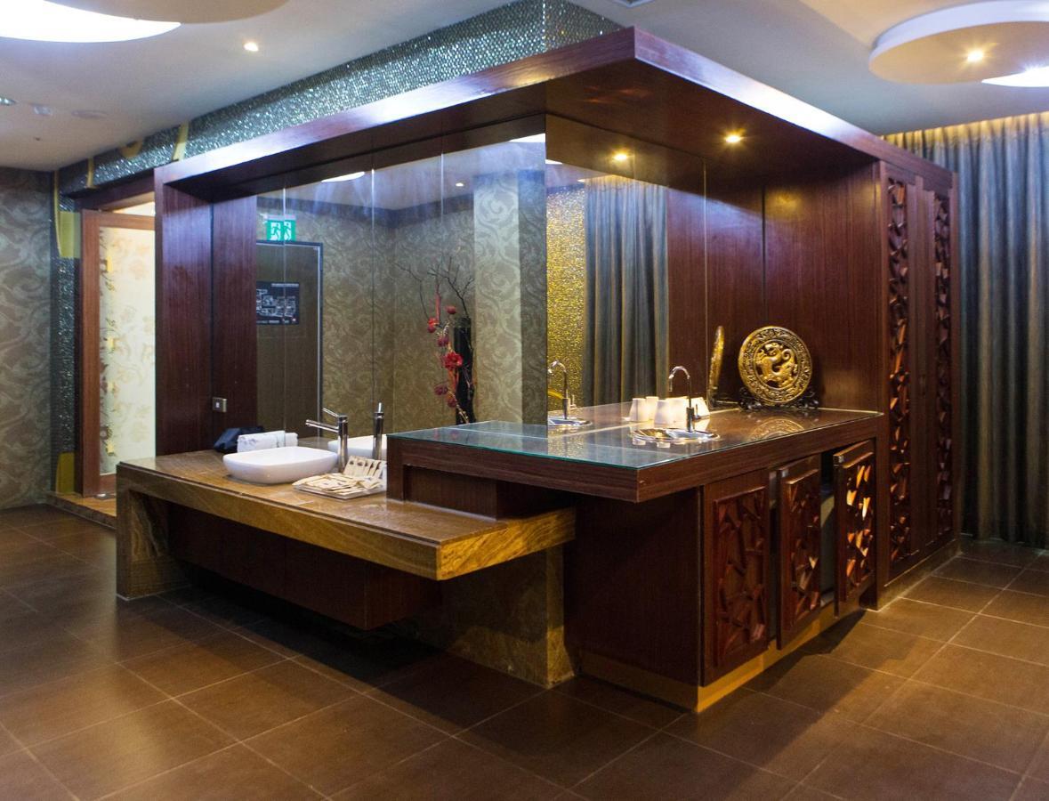 All-Ur Boutique Motel - Taichung Branch Экстерьер фото