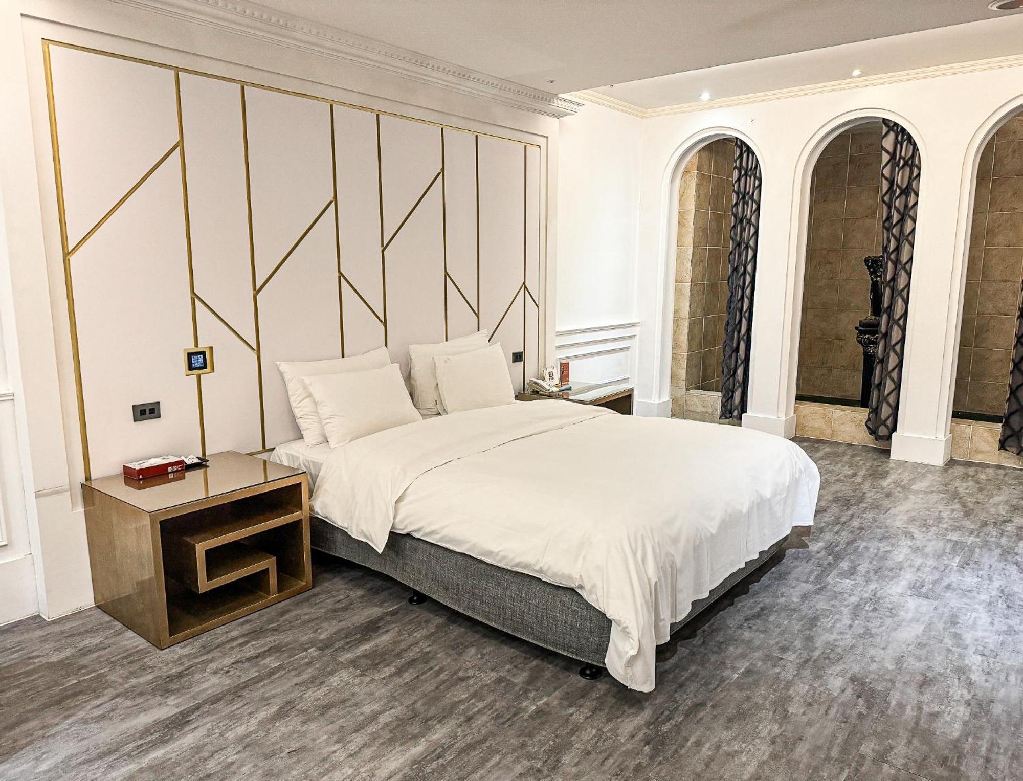 All-Ur Boutique Motel - Taichung Branch Экстерьер фото
