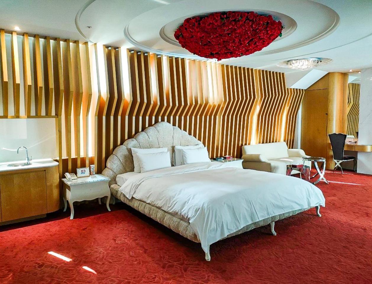 All-Ur Boutique Motel - Taichung Branch Экстерьер фото