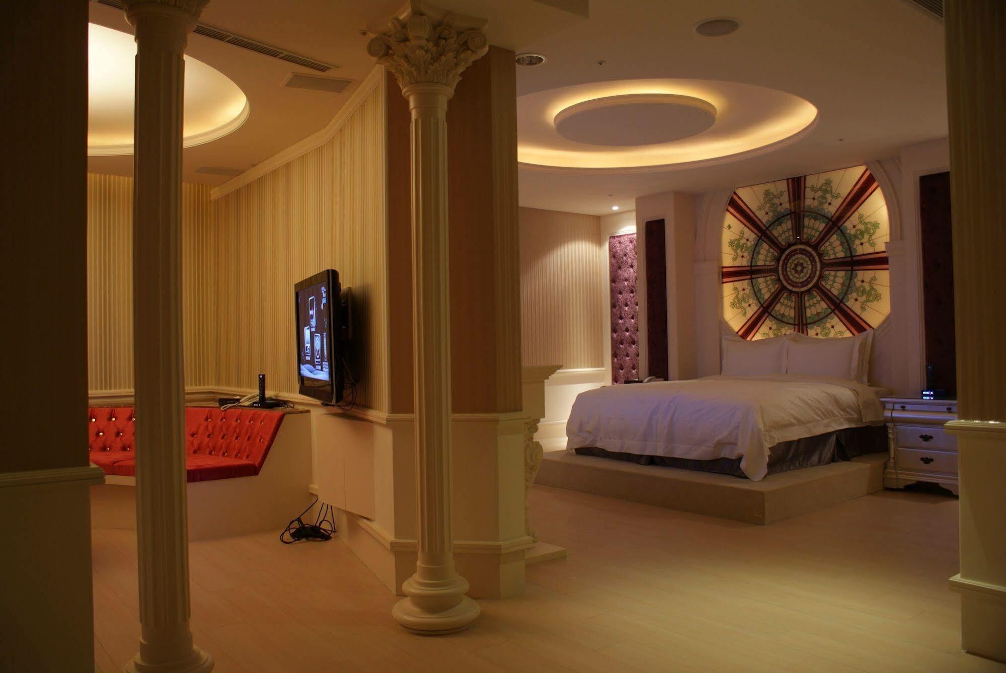 All-Ur Boutique Motel - Taichung Branch Экстерьер фото